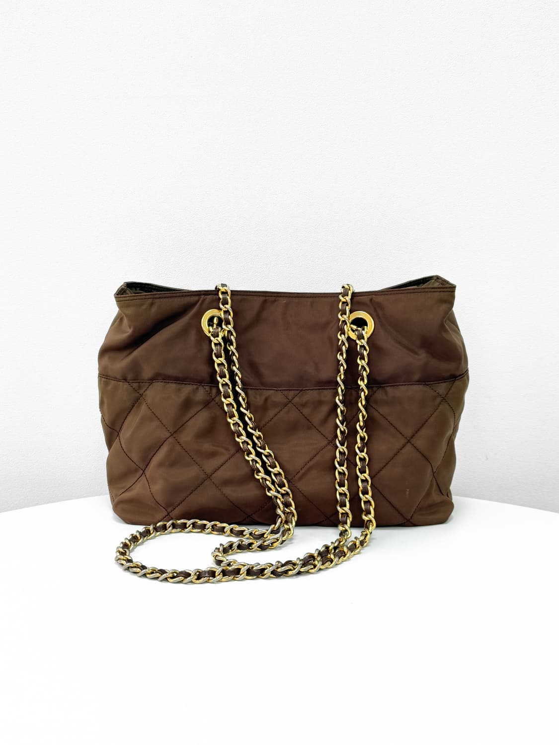 프라다 나일론 퀼팅 체인 숄더백 브라운 상품이미지4