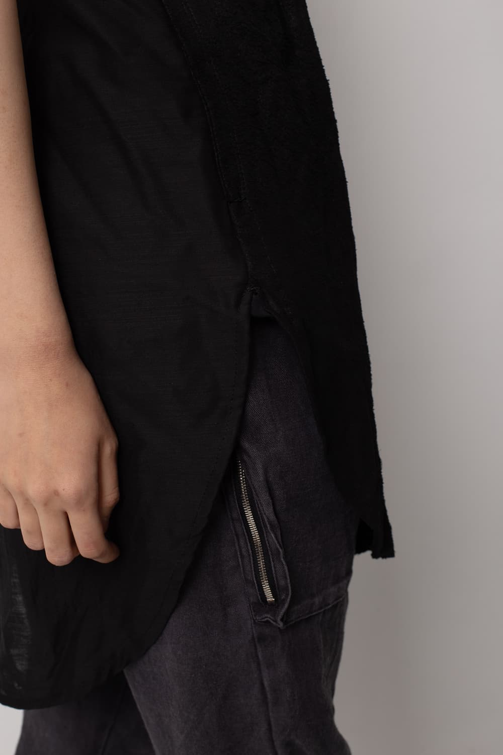 JULIUS COATED LAMB SKIN LONG SHIRTS VEST 상품이미지4