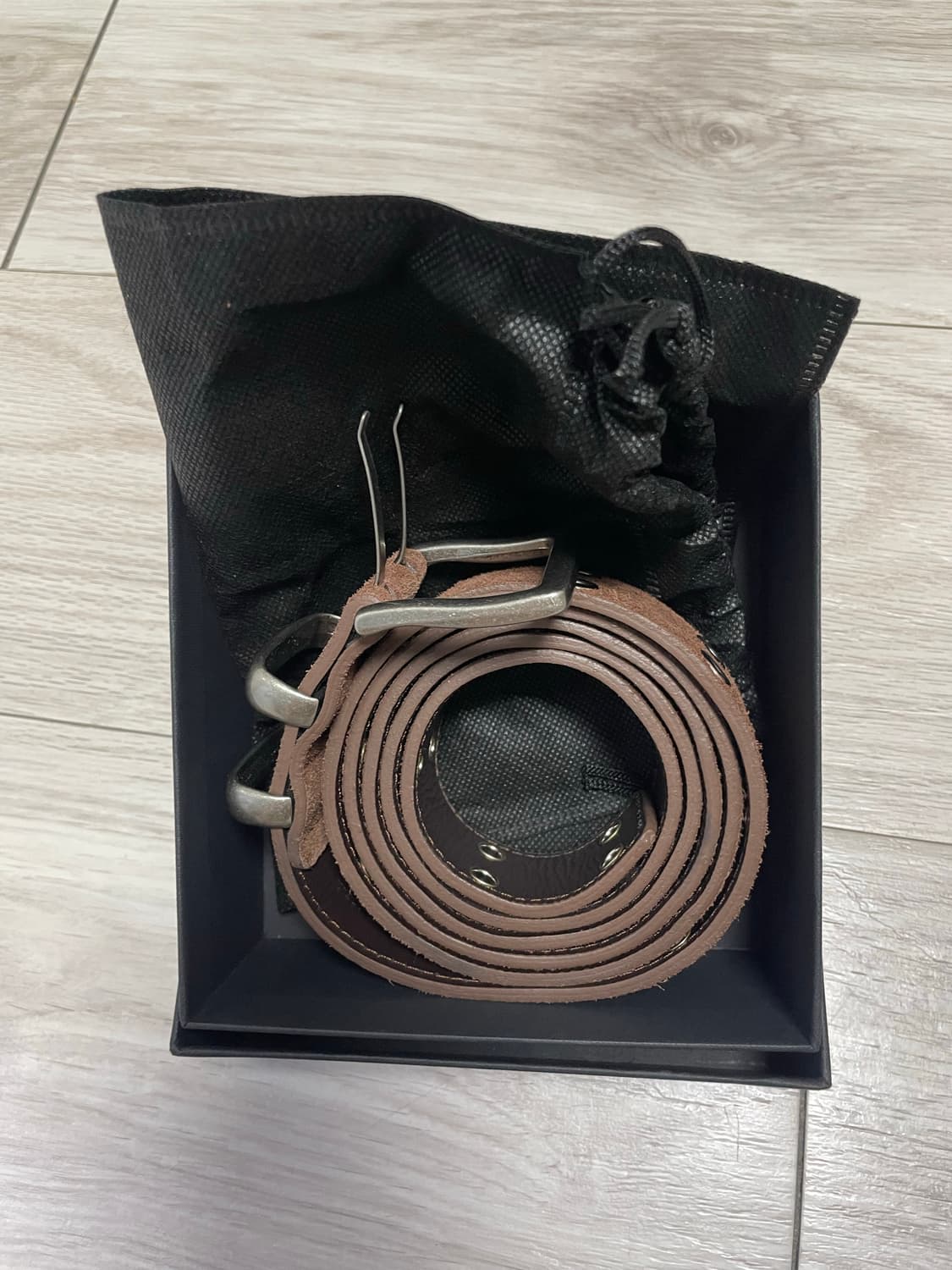 카미엔 x 엠제이디 더블 홀 벨트 스웨이드 브라운 상품이미지3