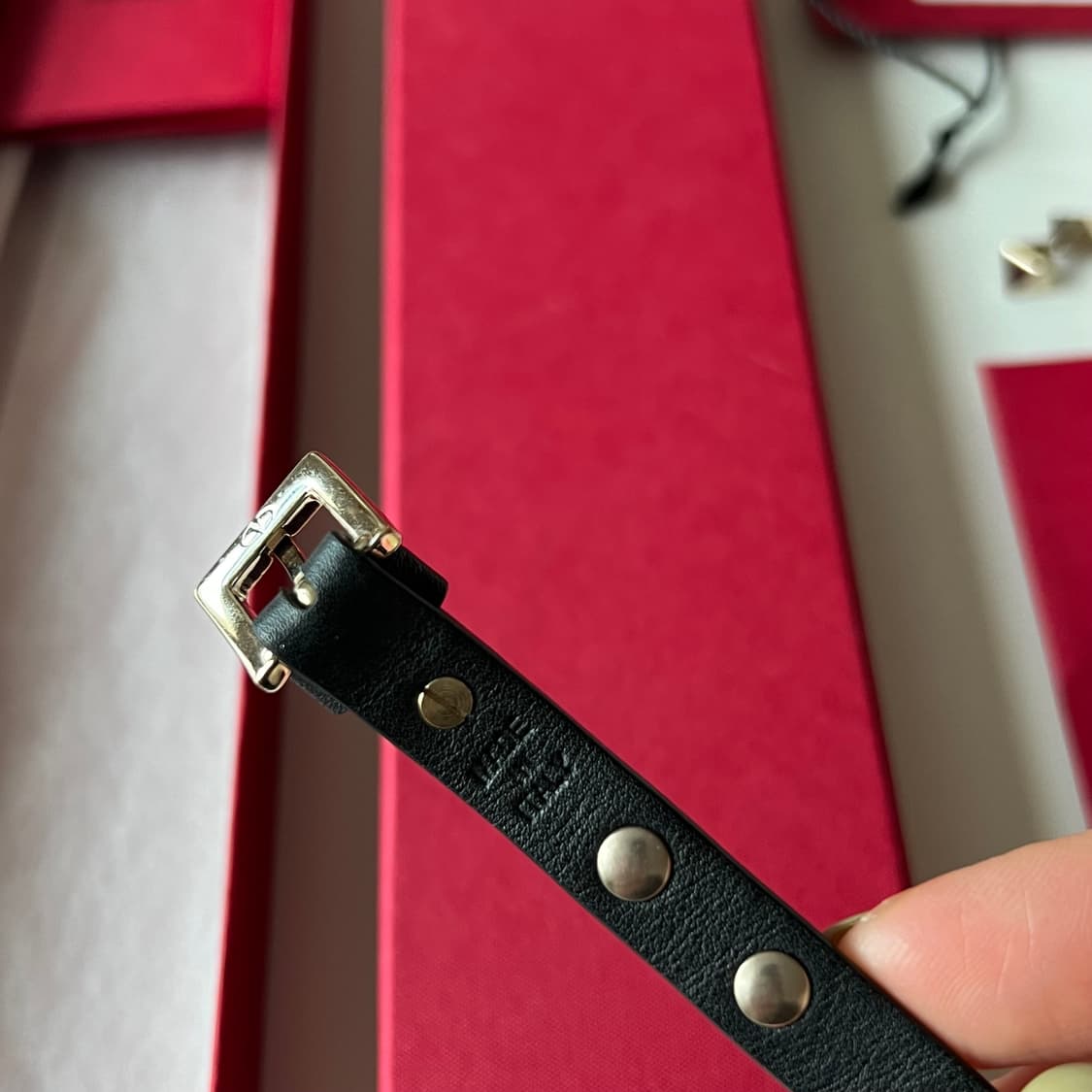 발렌티노 락스터드 브레이슬릿 (VALENTINO) JW2J0255-VIT 상품이미지4