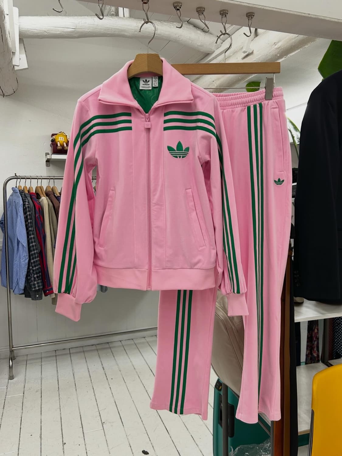 아디다스 벨루어 핑크 트레이닝 세트 상품이미지1