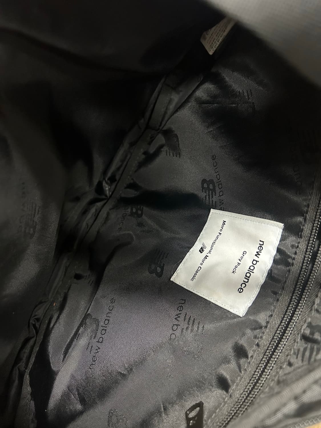 뉴발란스 블랙 힙색 슬링백 가방 상품이미지5