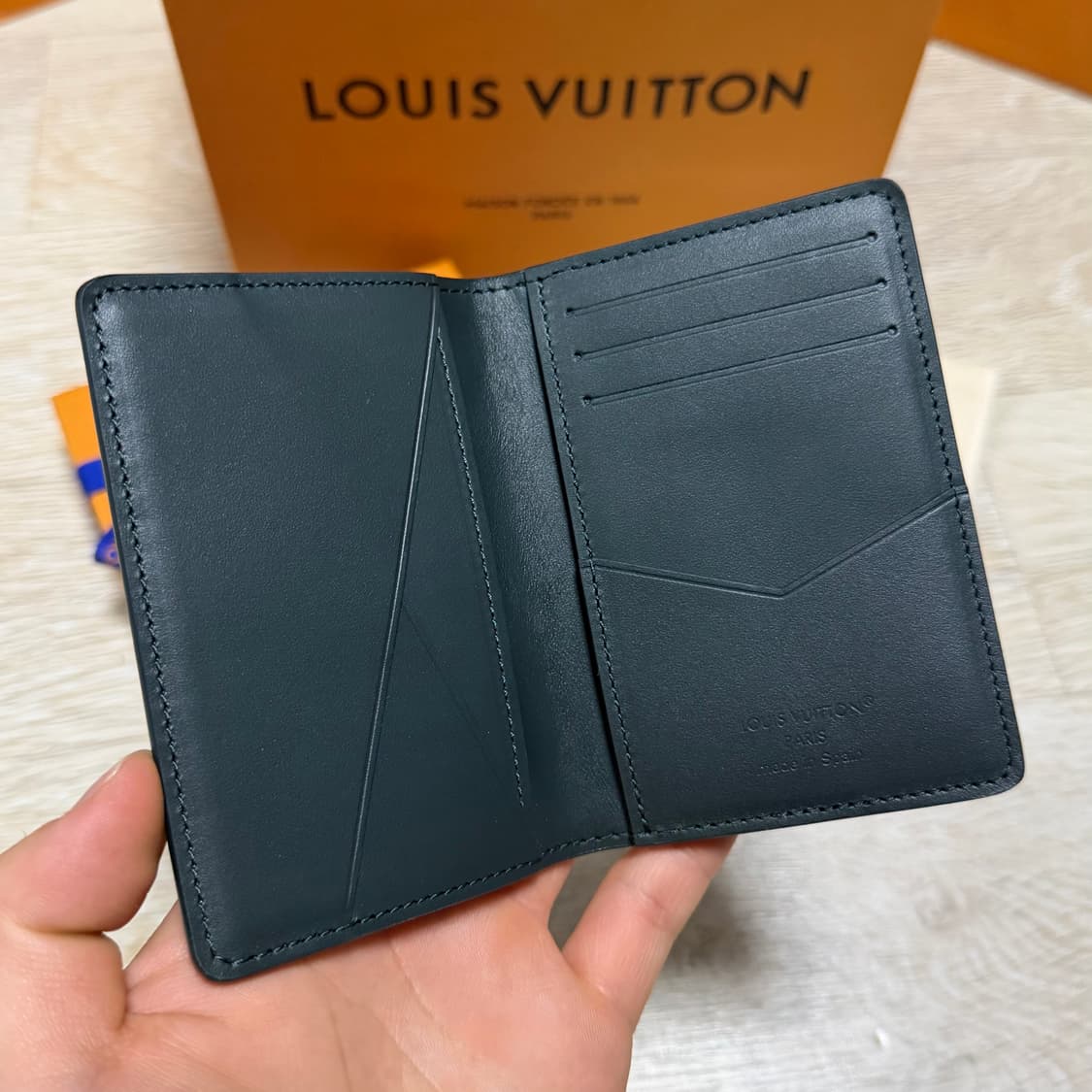 [새상품/선물가능] 루이비통 쉐도우 모노그램 오거나이저 카드지갑 상품이미지4