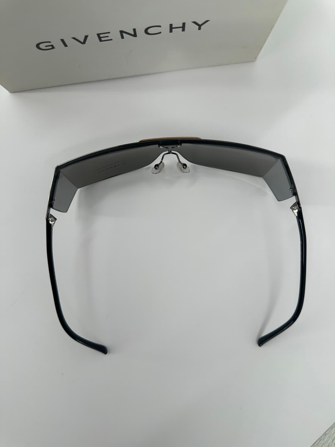 [새상품 무료배송] 정품 지방시 Made in Italy 선글라스 상품이미지4