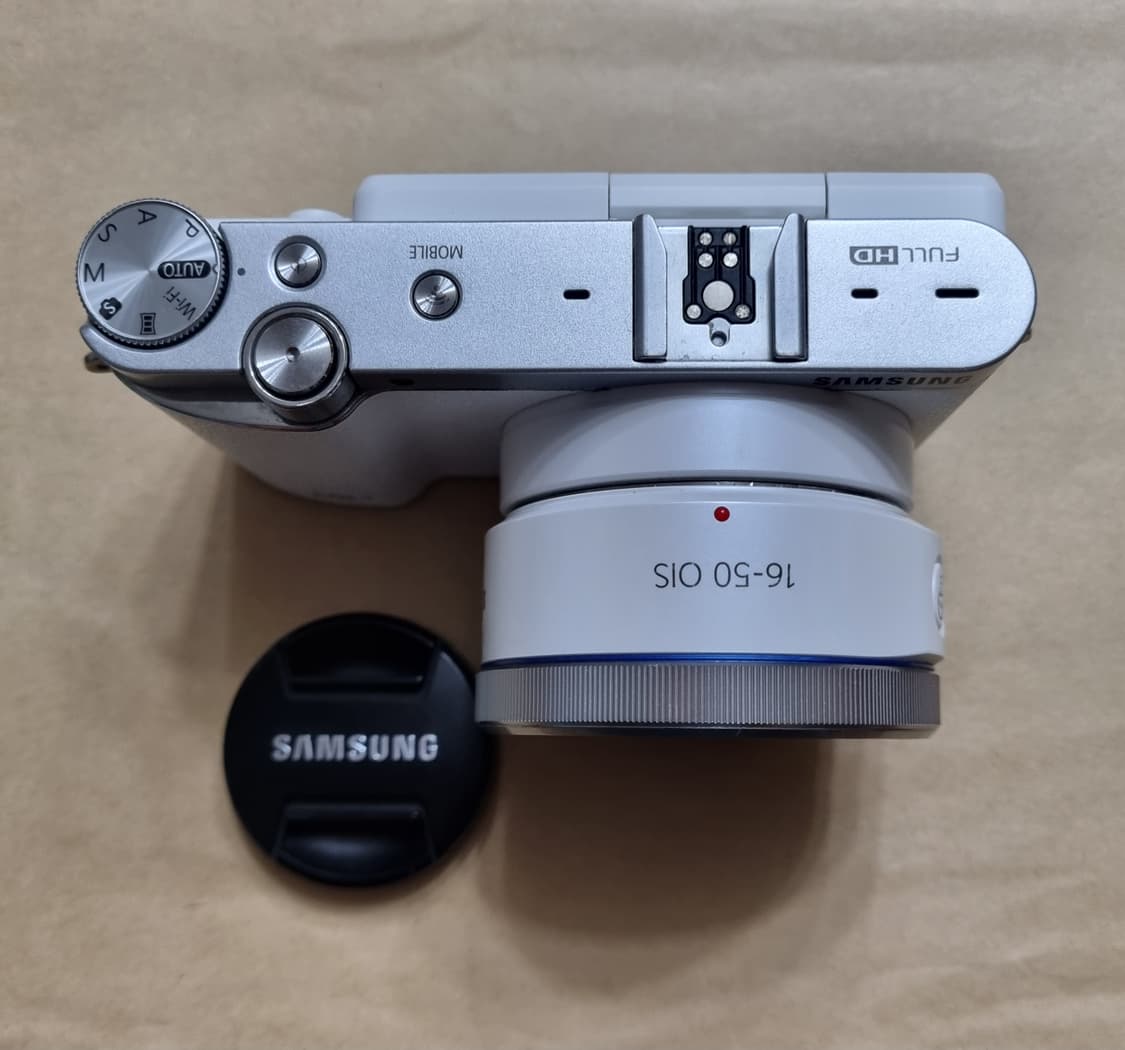 삼성 미러리스 카메라 NX3000과 16-50mm 렌즈팝나다. 상품이미지8