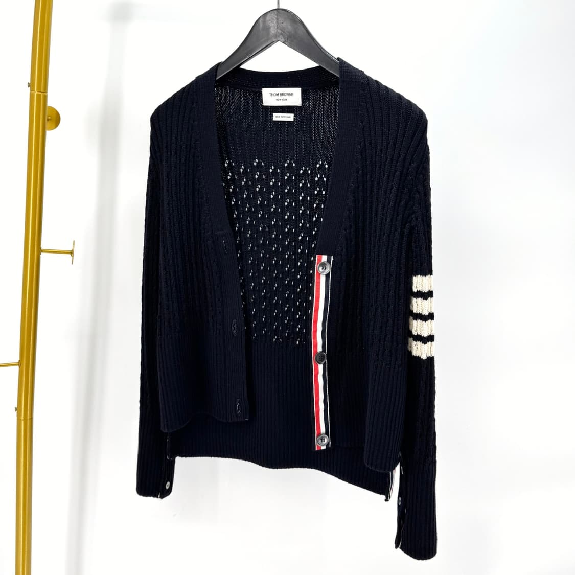 [36사이즈] 톰브라운 사선완장 울 가디건 네이비 (FKC557A) 상품이미지3