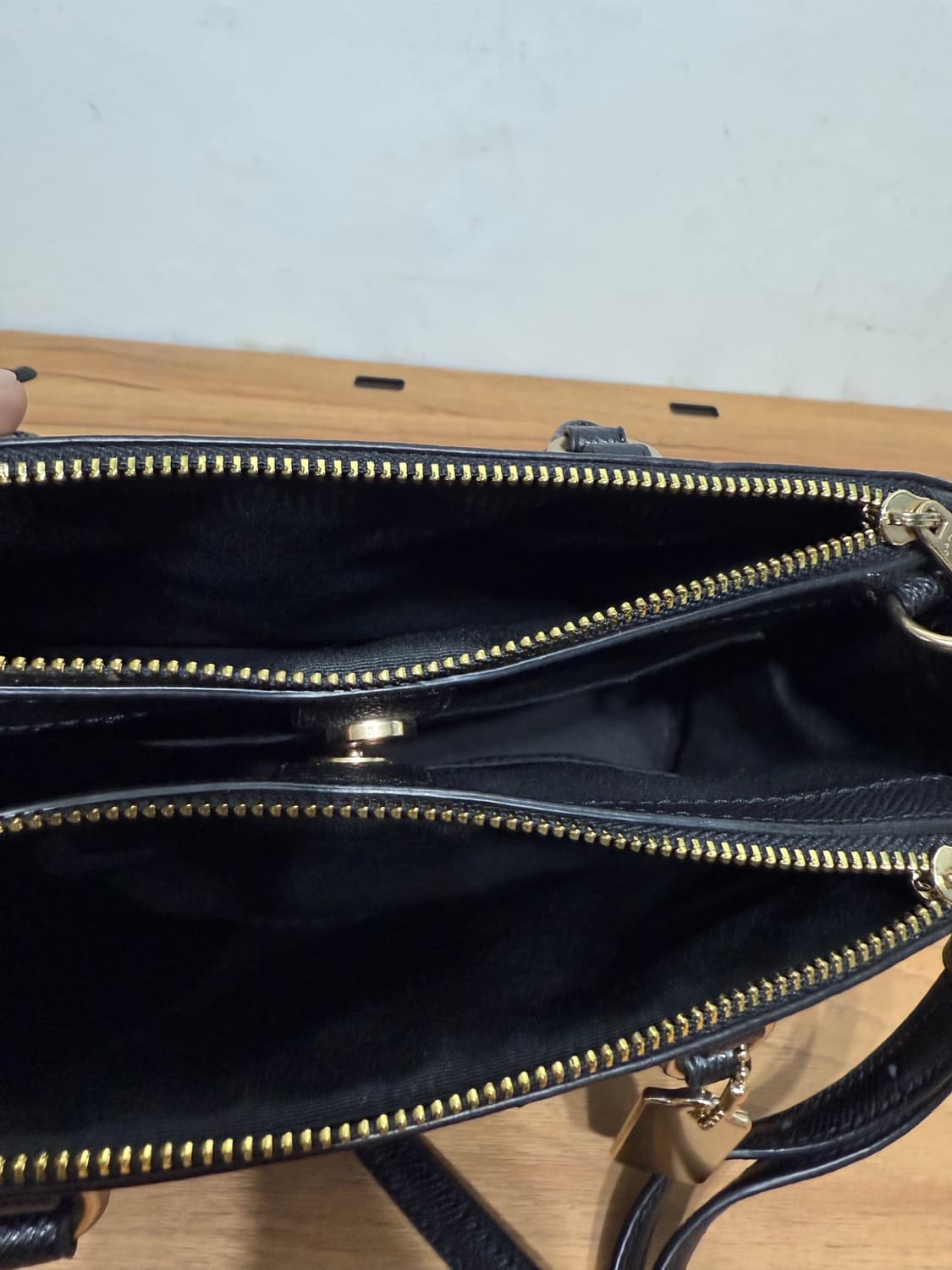 코치 COACH미니 서리 캐리올 크로스백 상품이미지6