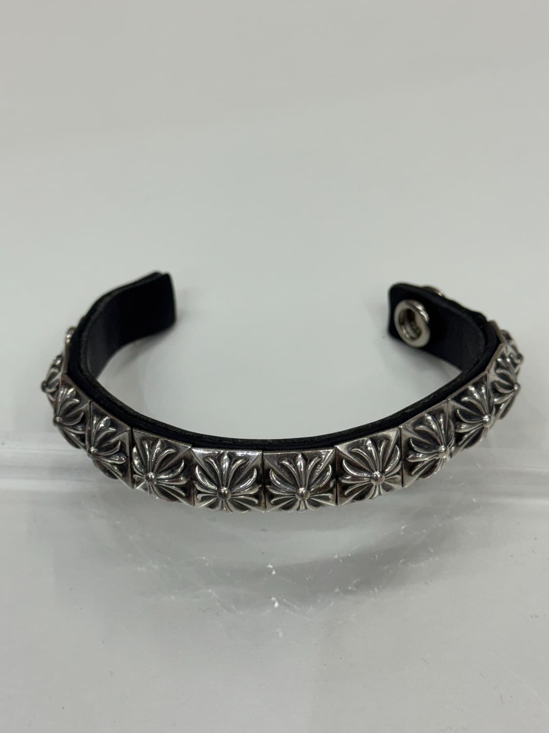 크롬하츠 피라미드 레더 팔찌 상품이미지4