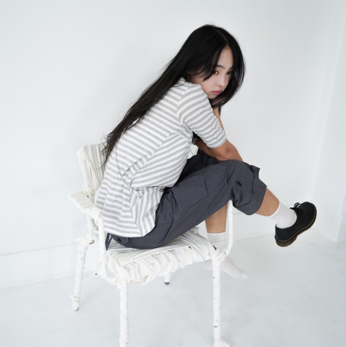 인앤양인하모니 유 탑 그레이 유넥 티셔츠 상품이미지4