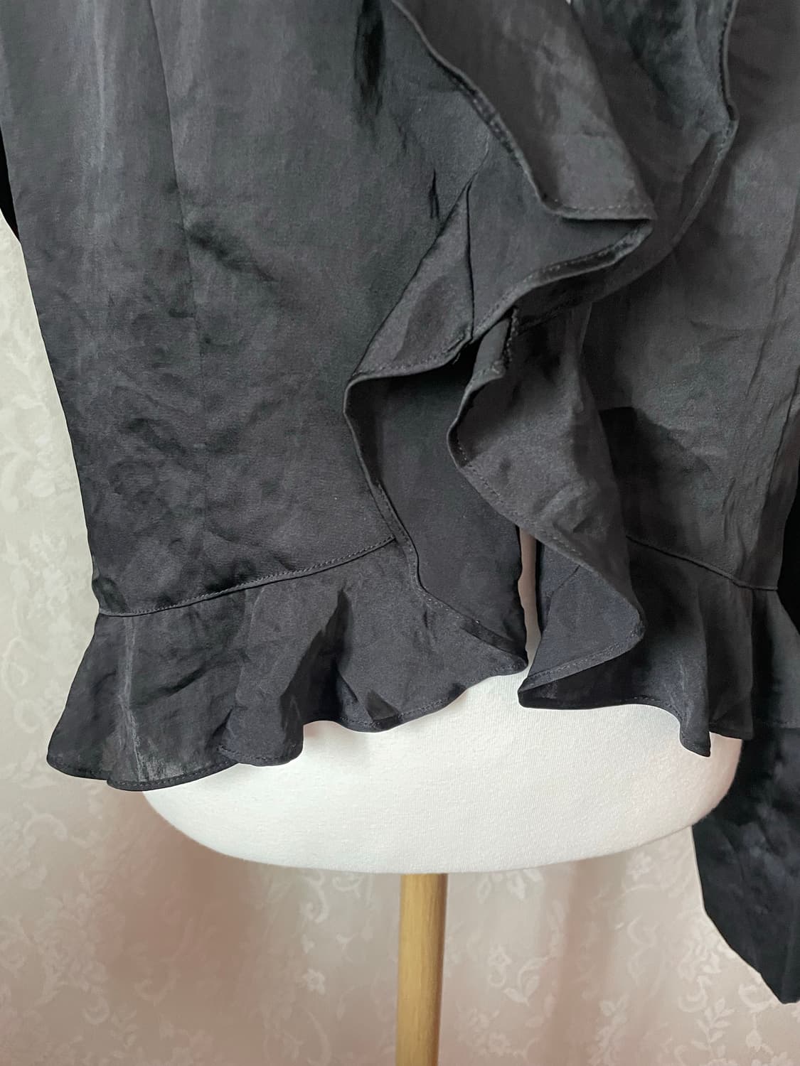 블랙 프릴 고딕 블라우스 상품이미지4