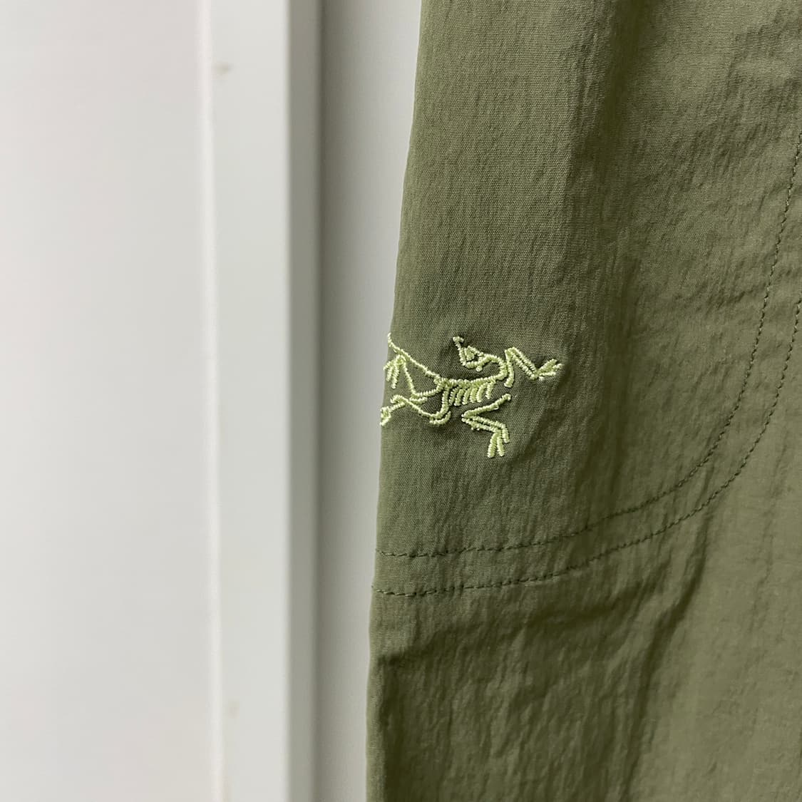 아크테릭스 카키 팬츠 32(W) 상품이미지4