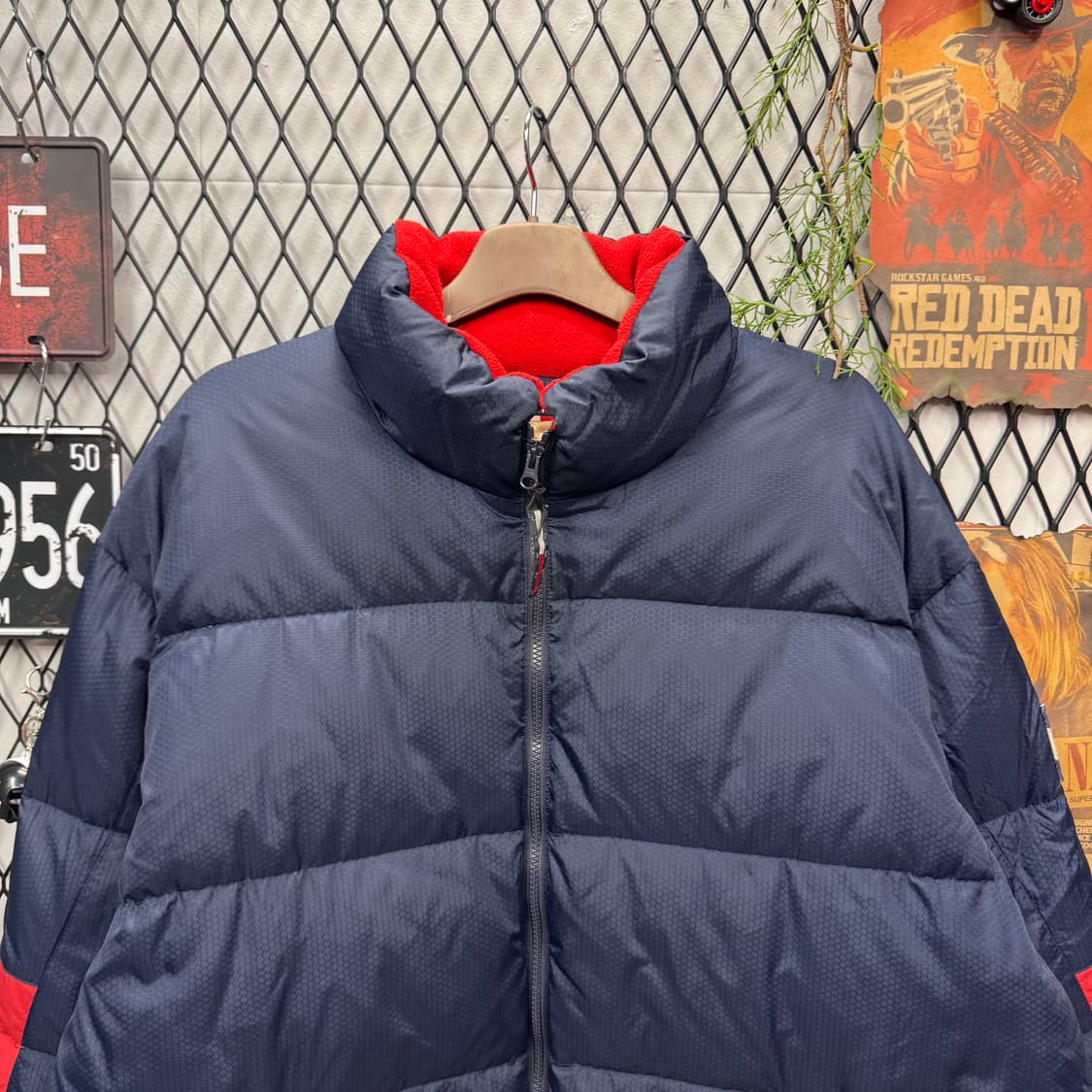 타미 진스 구스다운 패딩 점퍼 후면 로고 포인트 네이비 레드 상품이미지3