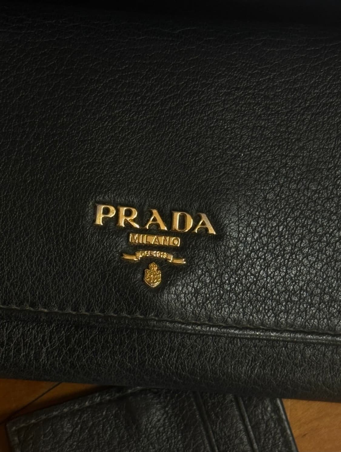 프라다 블랙 사피아노 장지갑, 미세 스크레치 상품이미지7