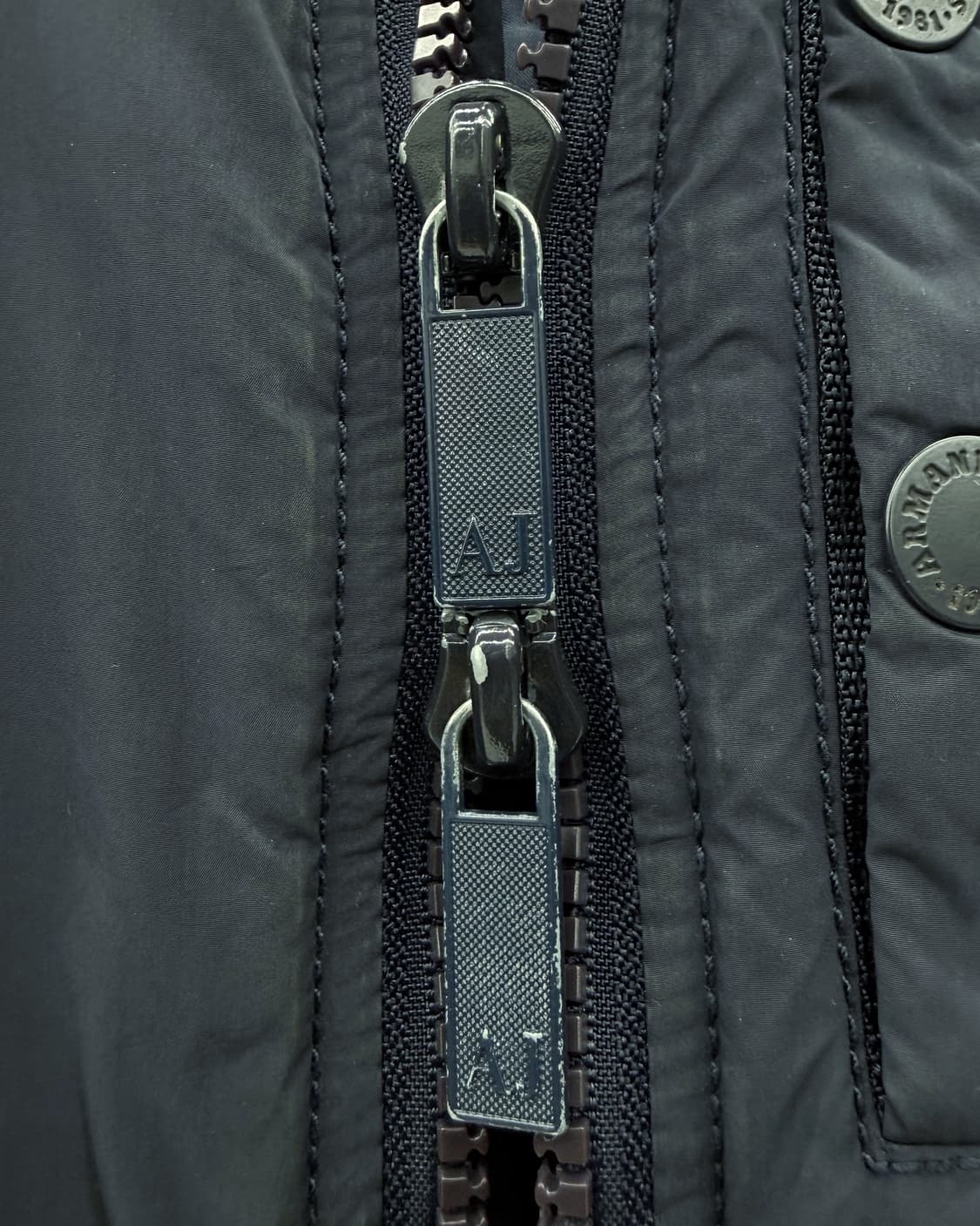 아르마니 진스 00s 폴리쉘 봄버 자켓 네이비 상품이미지6