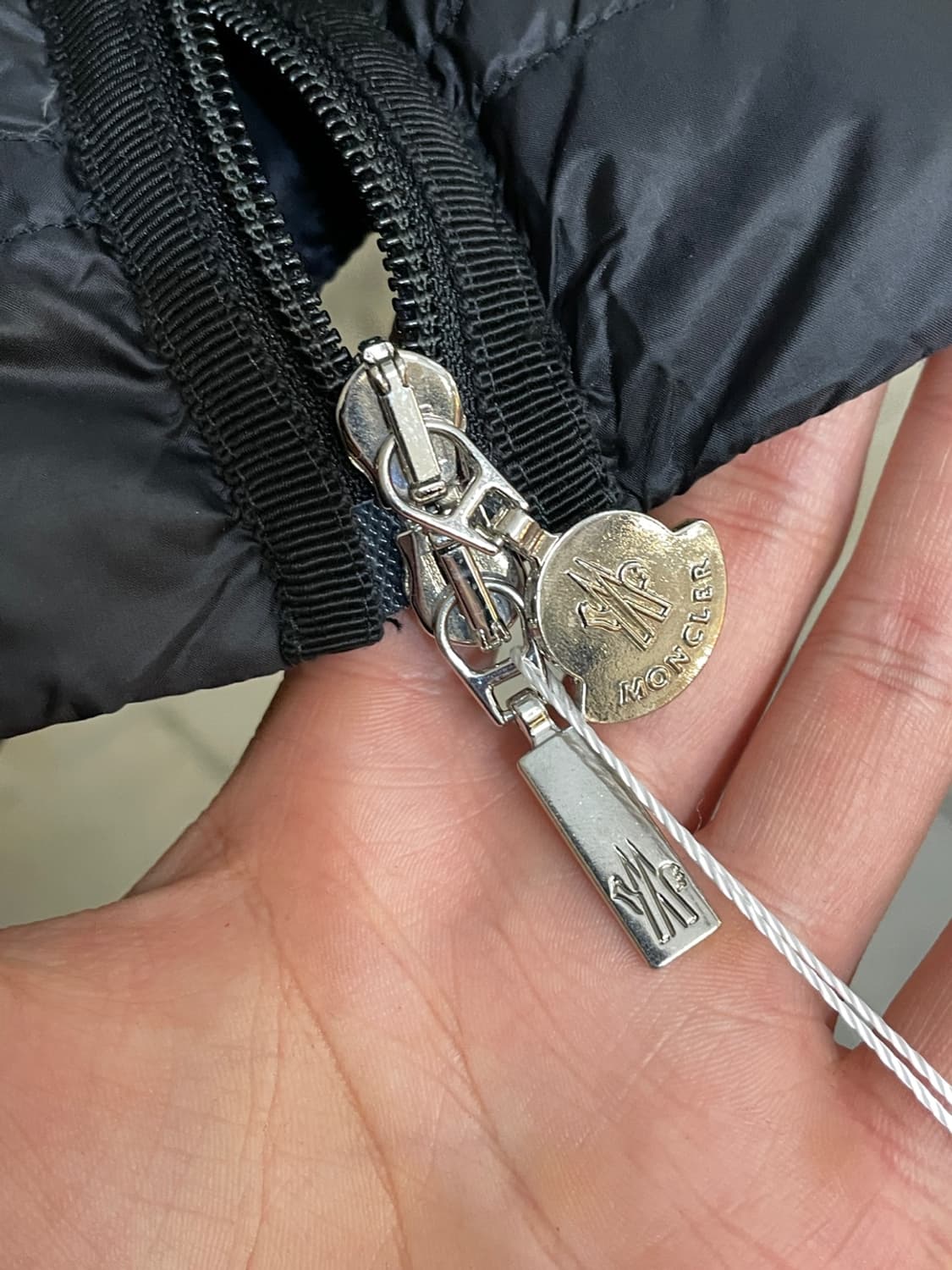 몽클레어 Rouyer 경량 패딩  상품이미지9