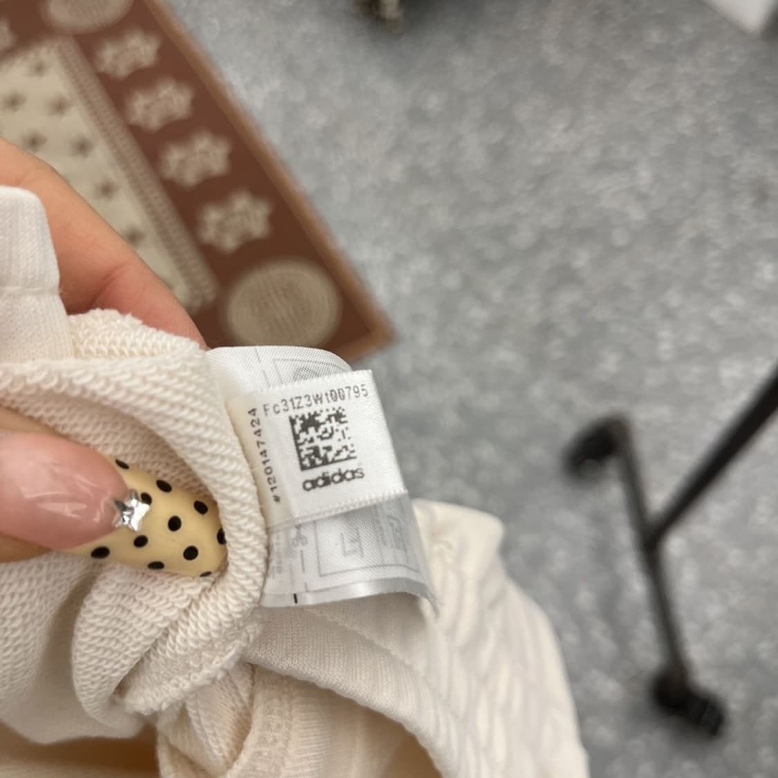 아디다스 올드스쿨 펑크 키치 힙로고 조거 스웻팬츠 M C10002 상품이미지6