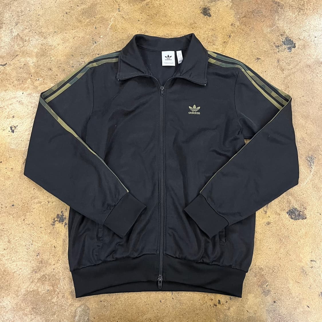 아디다스 블랙 카모 트랙탑 져지 상품이미지2