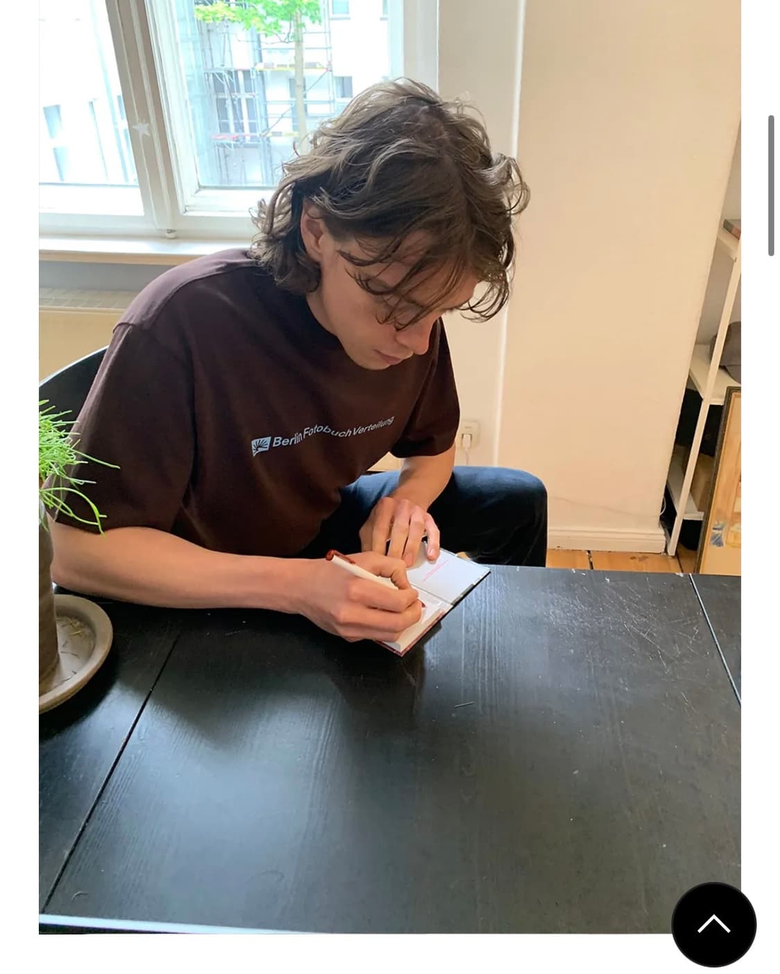 베를린포토북 BFV 로고 티셔츠 브라운 L 상품이미지3