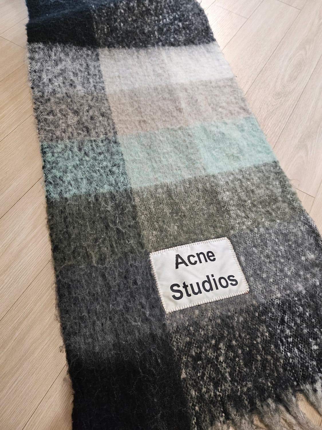 아크네스튜디오  상품이미지3