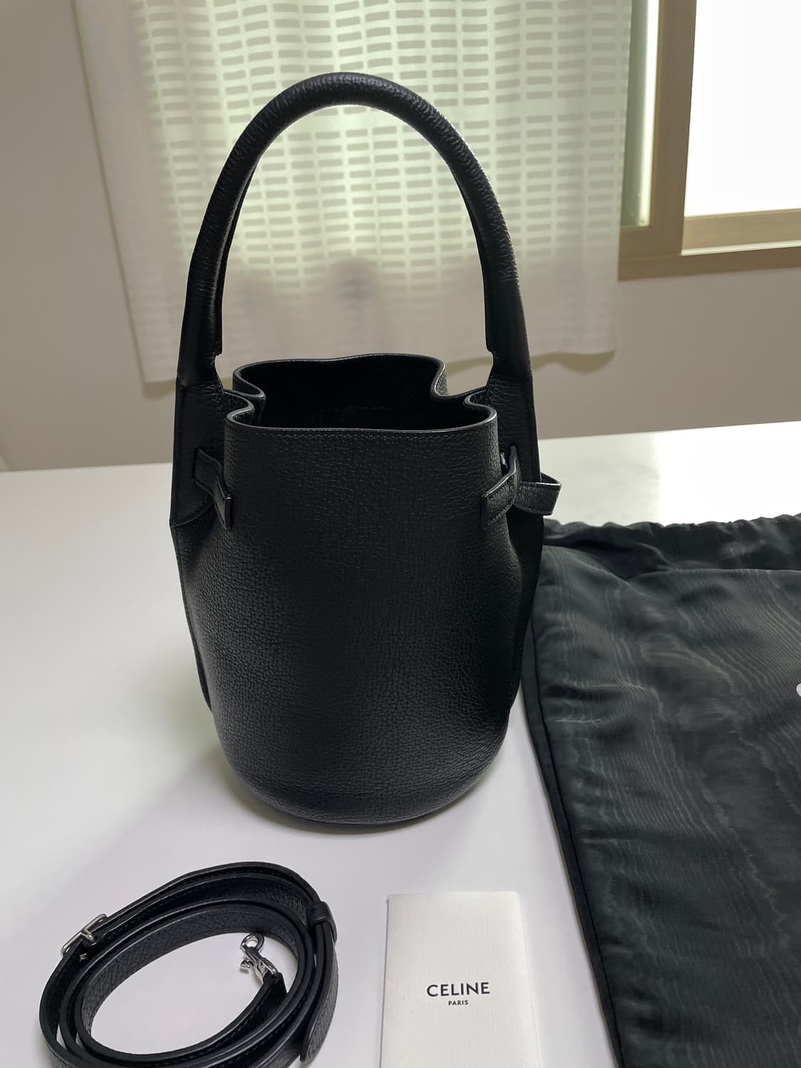 셀린느 나노 버킷백 블랙 상품이미지5