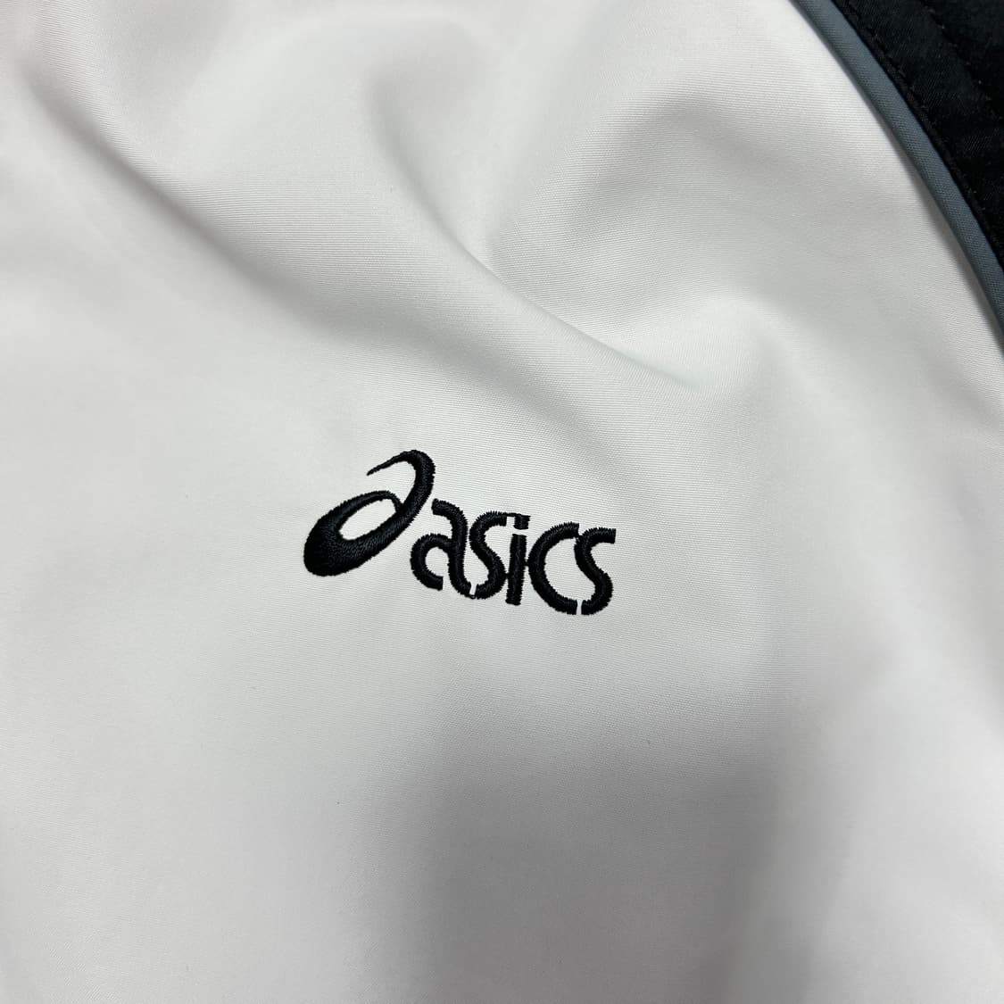 아식스 올드스쿨 블랙 그레이 바람막이(105) 상품이미지4