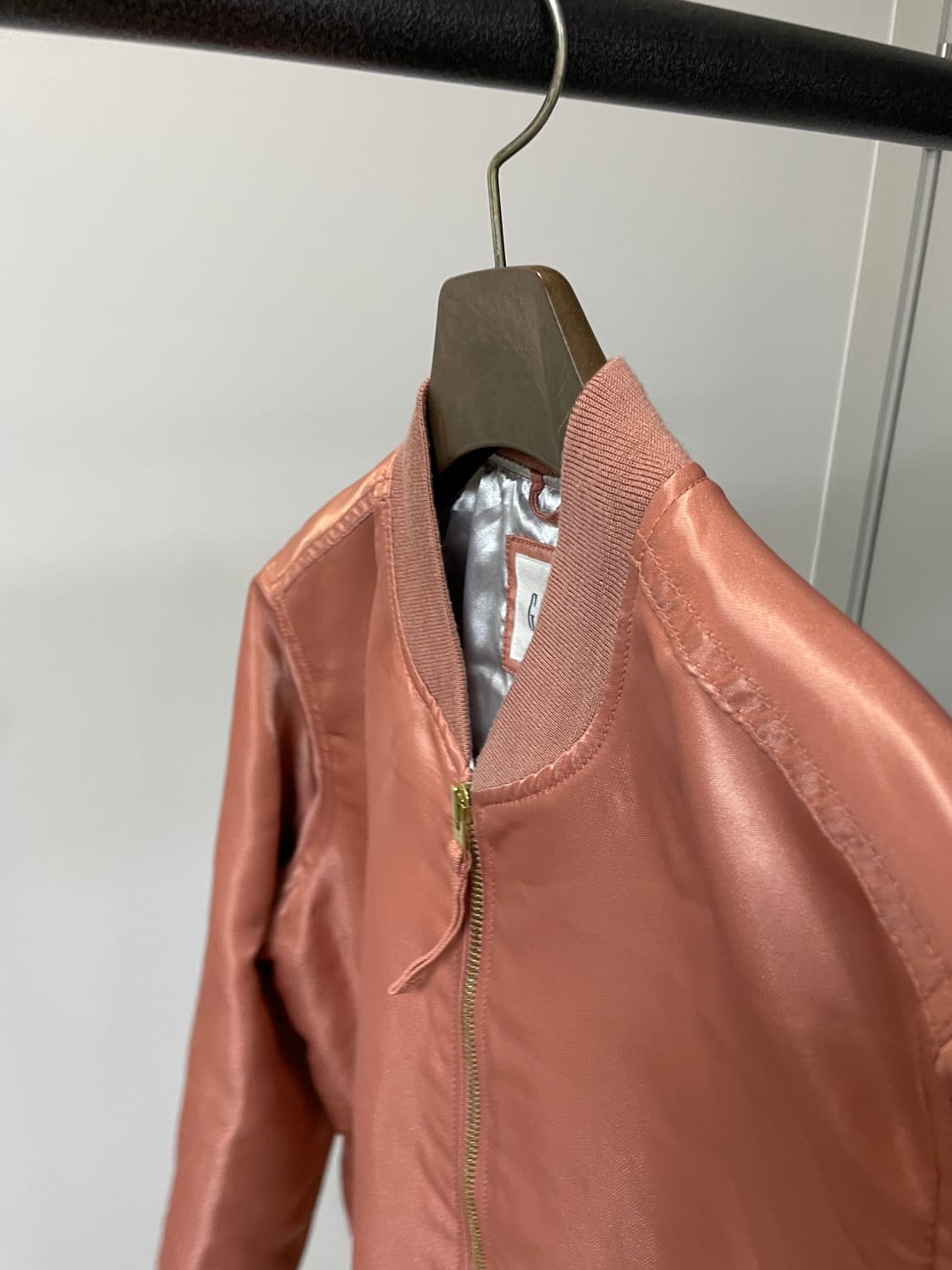 (L) Gap 갭 프리마로프트 핑크 ma1 봄버 자켓 상품이미지5