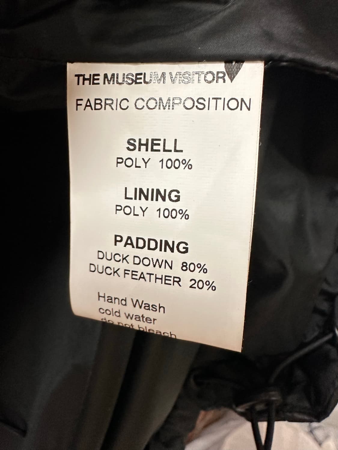 (L) 더뮤지엄비지터 커브트 지퍼 글로시 다운 베스트 상품이미지9