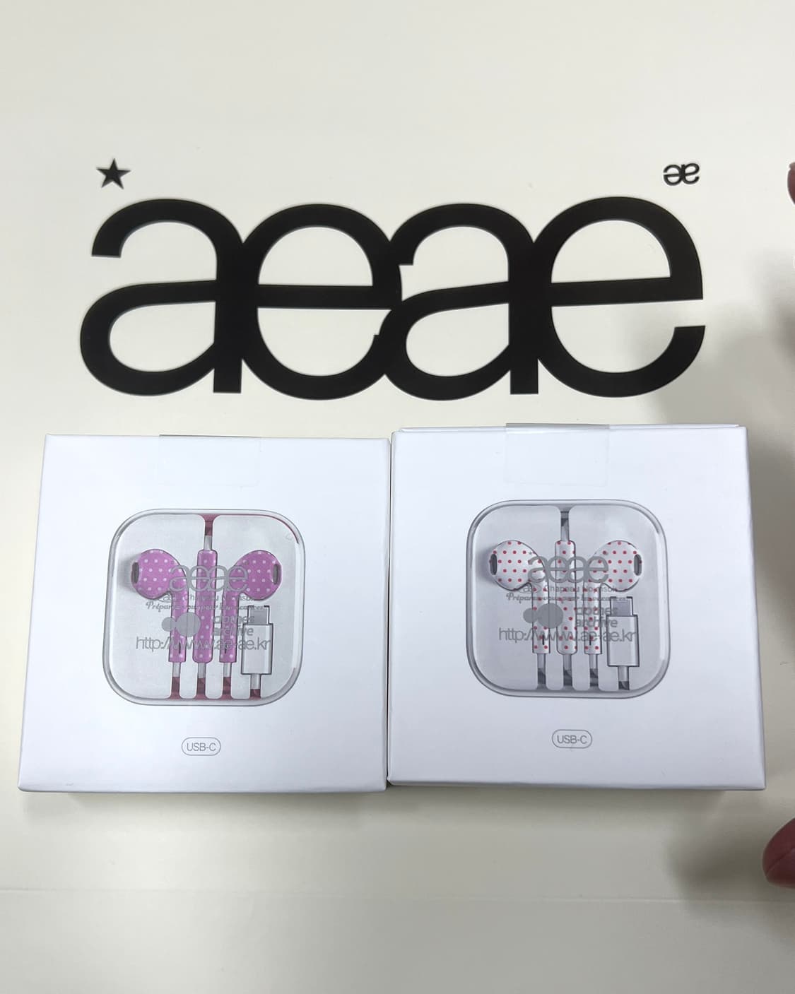 aeae 이어폰 핑크/ 화이트 미개봉 새상품 판매 상품이미지1
