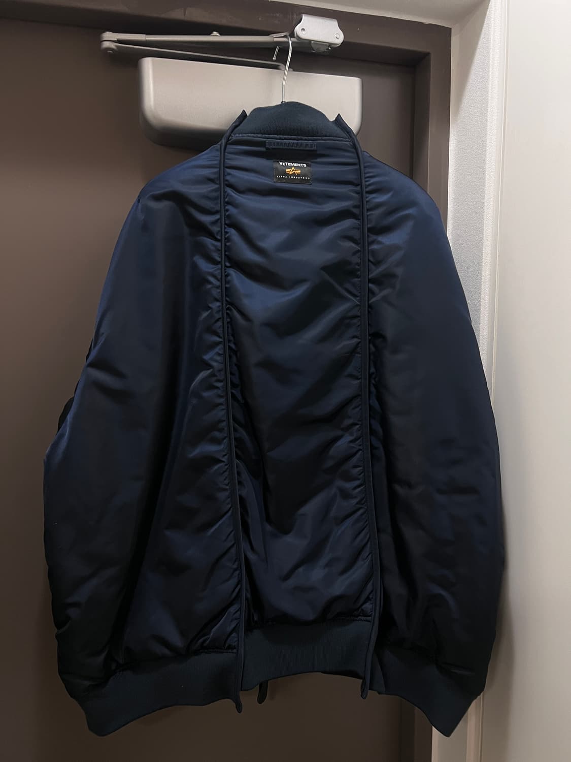 [s] 베트멍 알파인더스트리 리워크 봄버 상품이미지2