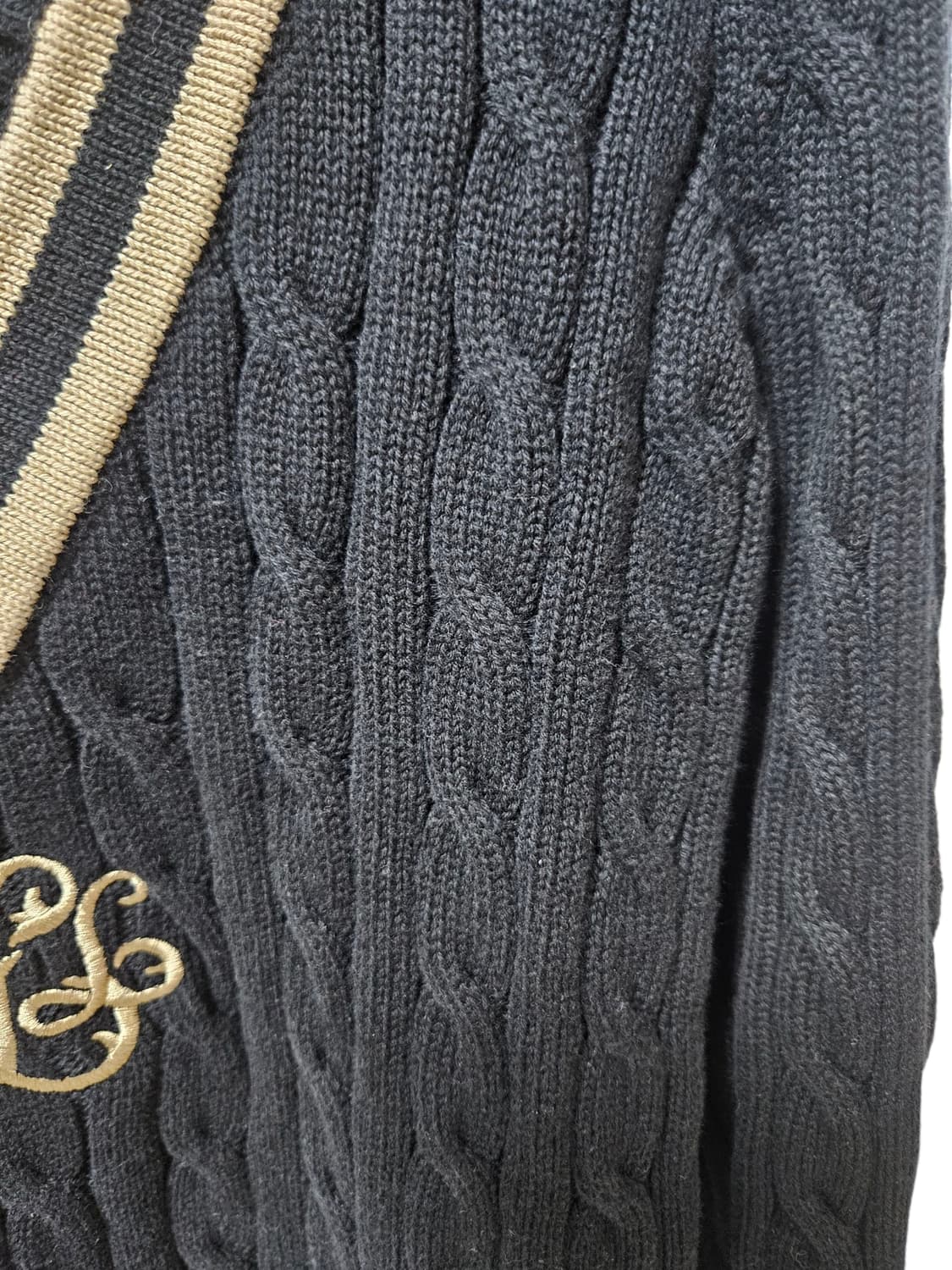 폴로 랄프로렌 케이블 브이넥 금장자수 니트 블랙라벨 m 상품이미지10