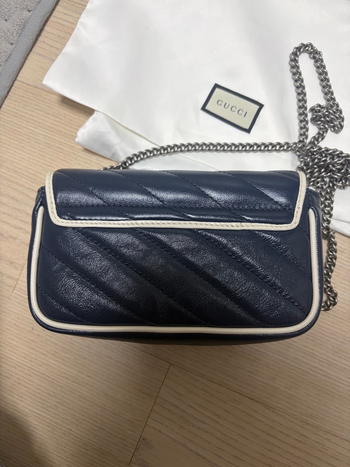 구찌 마몬트가방 마틀라쎄 체인 미니백 네이비 상품이미지4