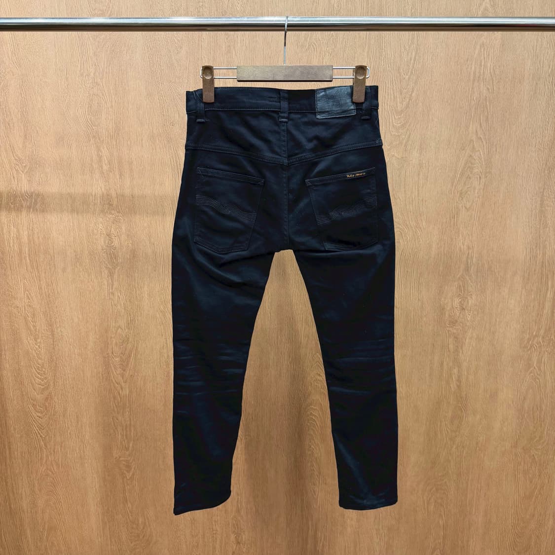 누디진 씬핀 데님 팬츠 5포켓 디테일 스키니핏 드라이 에버 블랙 상품이미지3