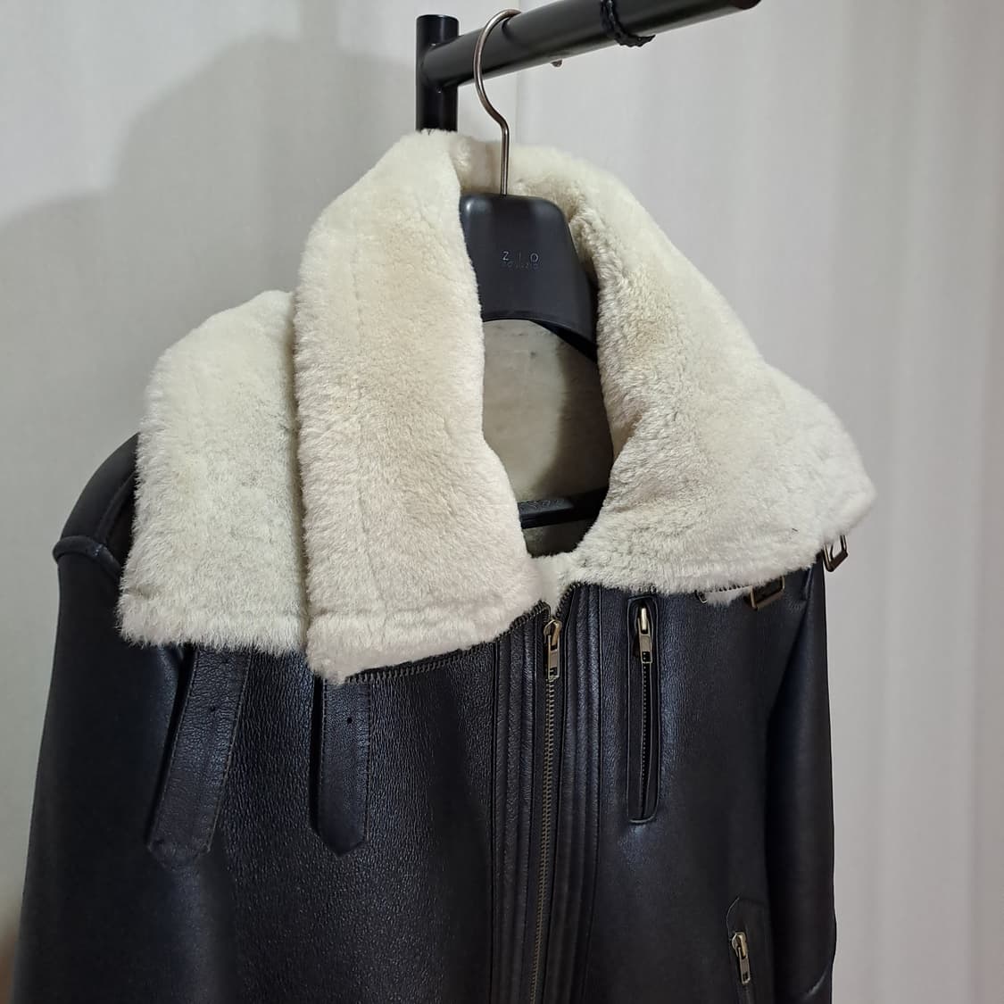 (택포) 램스킨 이중카라 블랙 무스탕 105 B84 상품이미지5