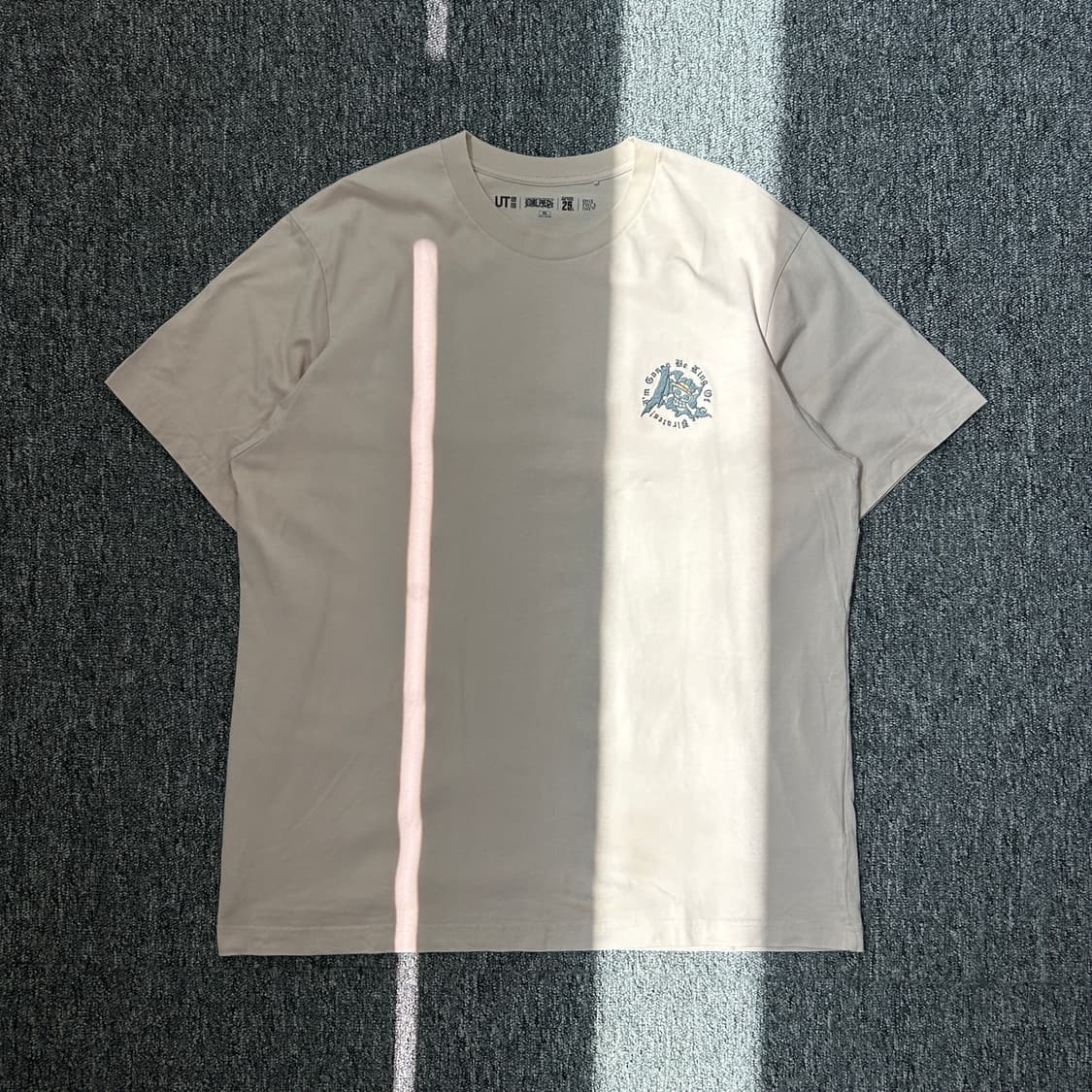 유니클로 x 원피스 25주년 굿즈 티셔츠 상품이미지2