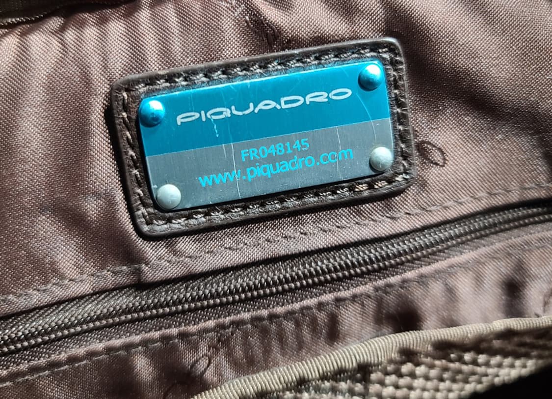 피콰드로(piquadro) 가죽크로스백. 다용도백 상품이미지8