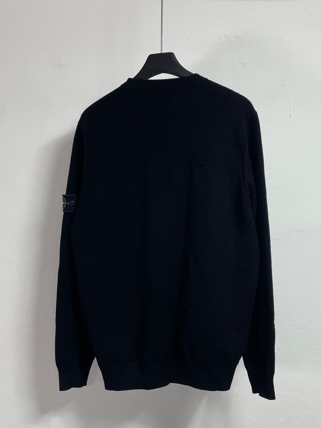 스톤아일랜드 와펜 울 라운드 니트 (on.540) 상품이미지3