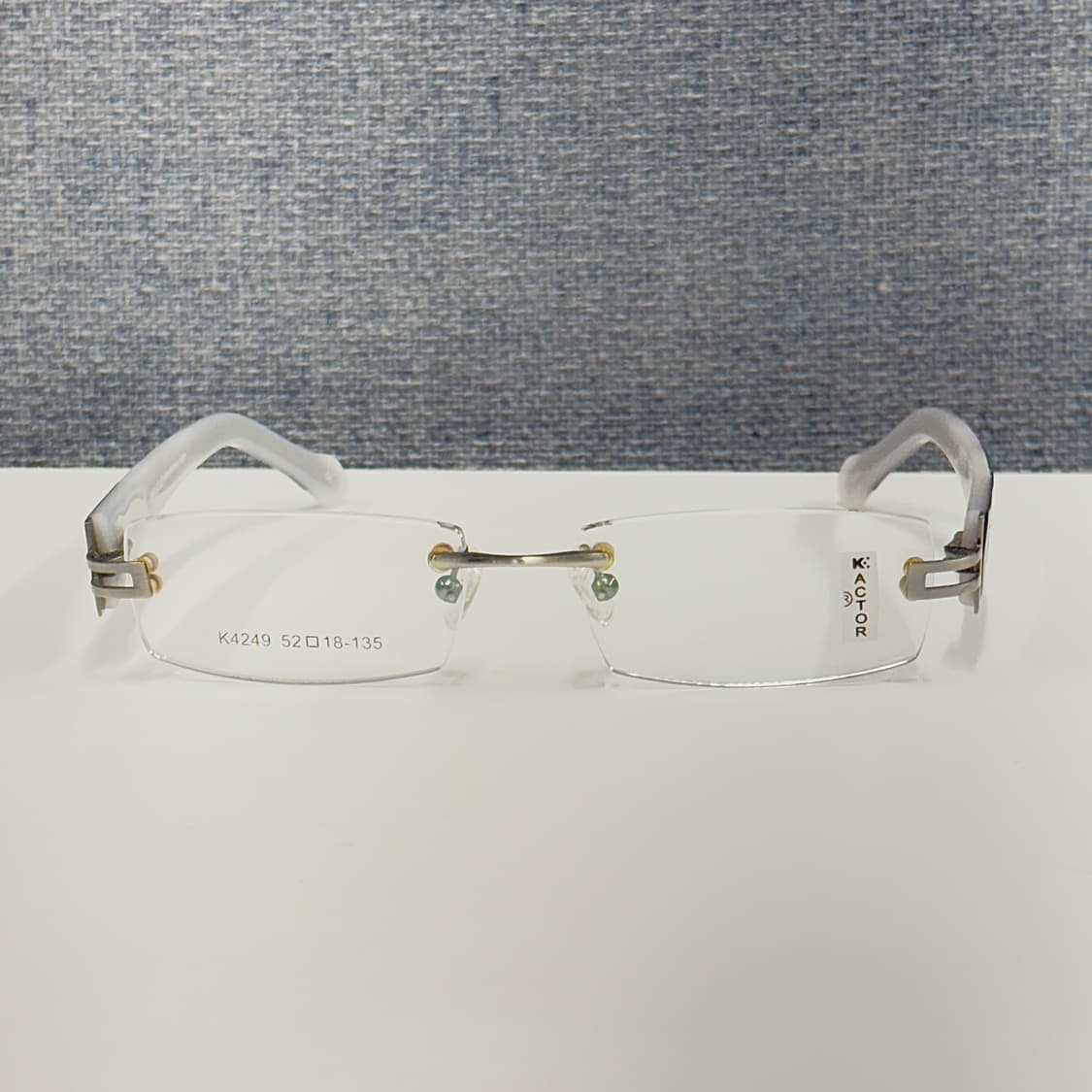 볼드한 디자인 사각 무테 안경 상품이미지1