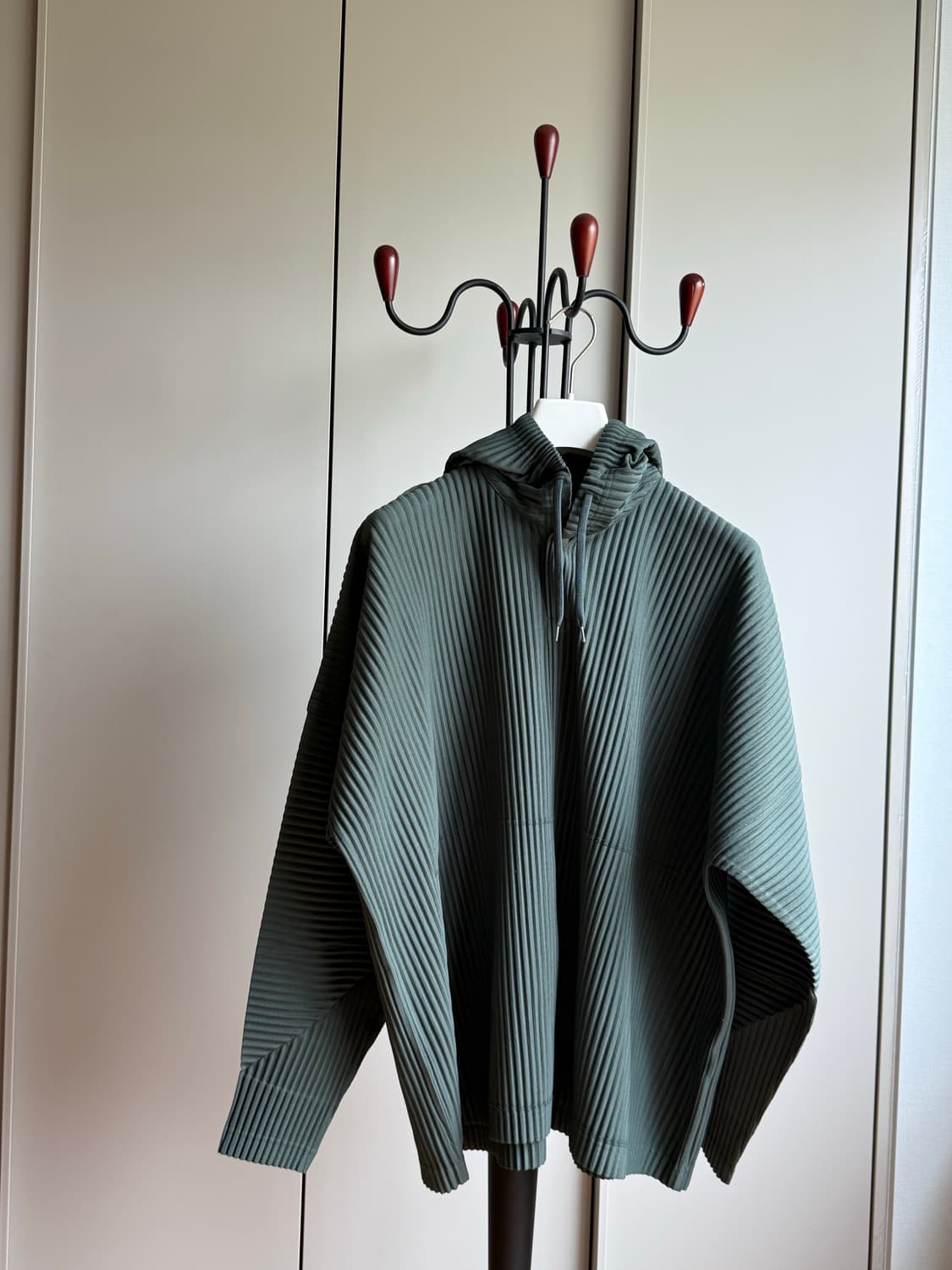 [3] Homme Plisse Anorak Hoodie Green 상품이미지1