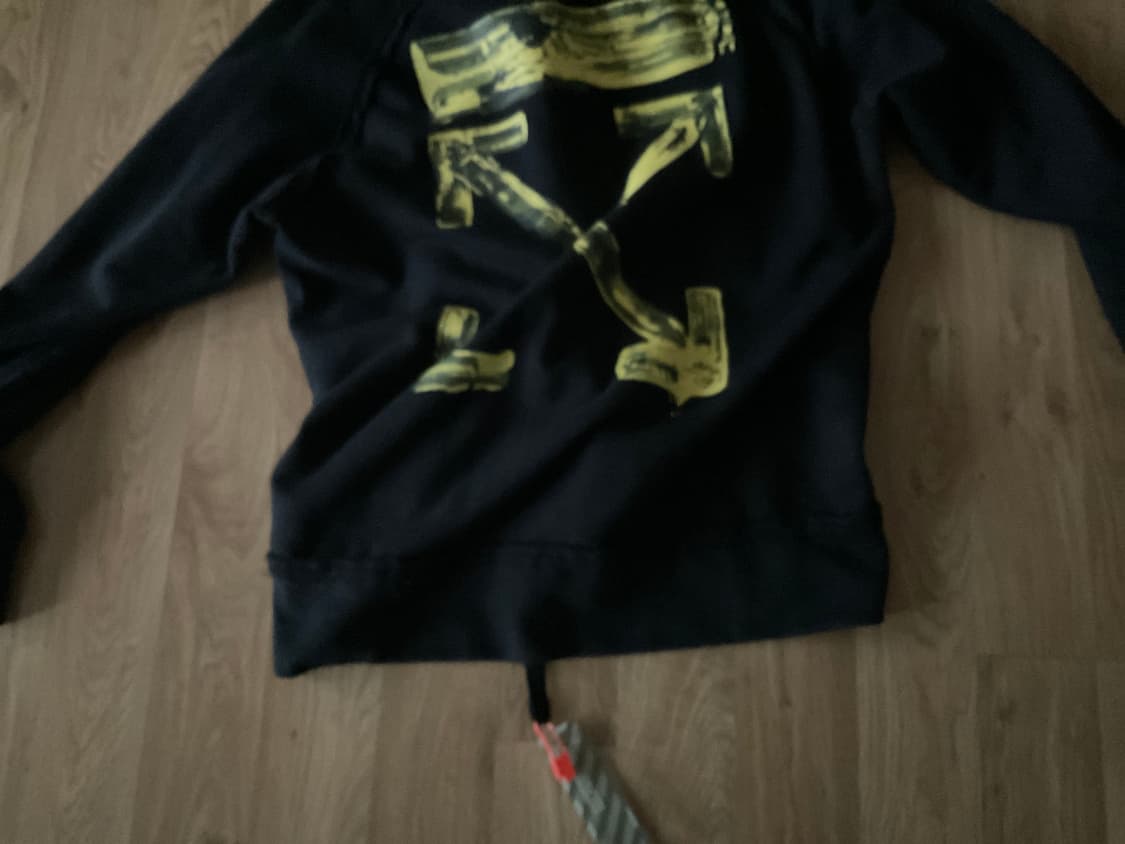 오프화이트 후드티 상품이미지1