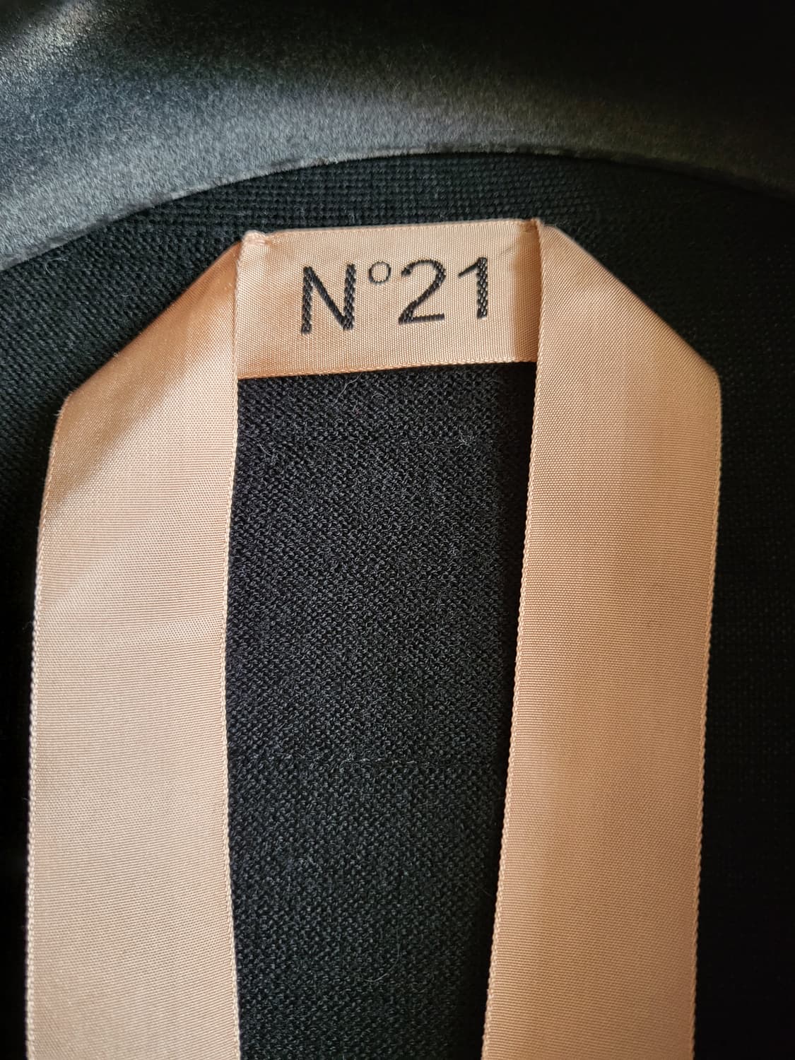 N°21 브이넥 가디건 상품이미지3