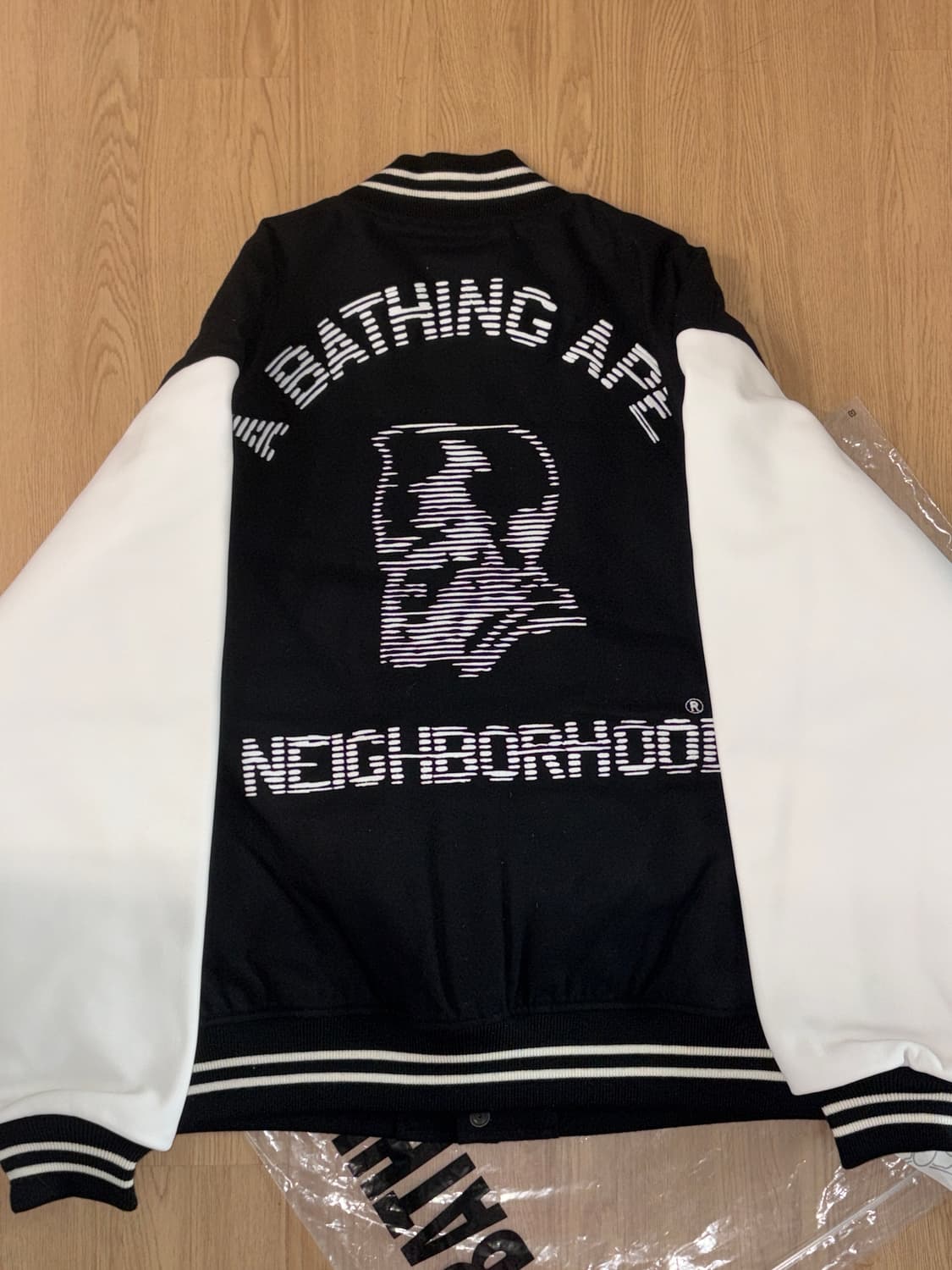 (새상품) BAPE x NBHD 롱슬리브 바시티 자켓 상품이미지2