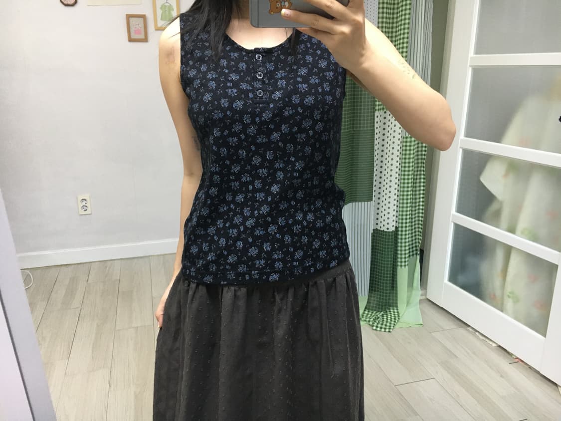 블랙 잔꽃 도트 슬리브리스 상품이미지6