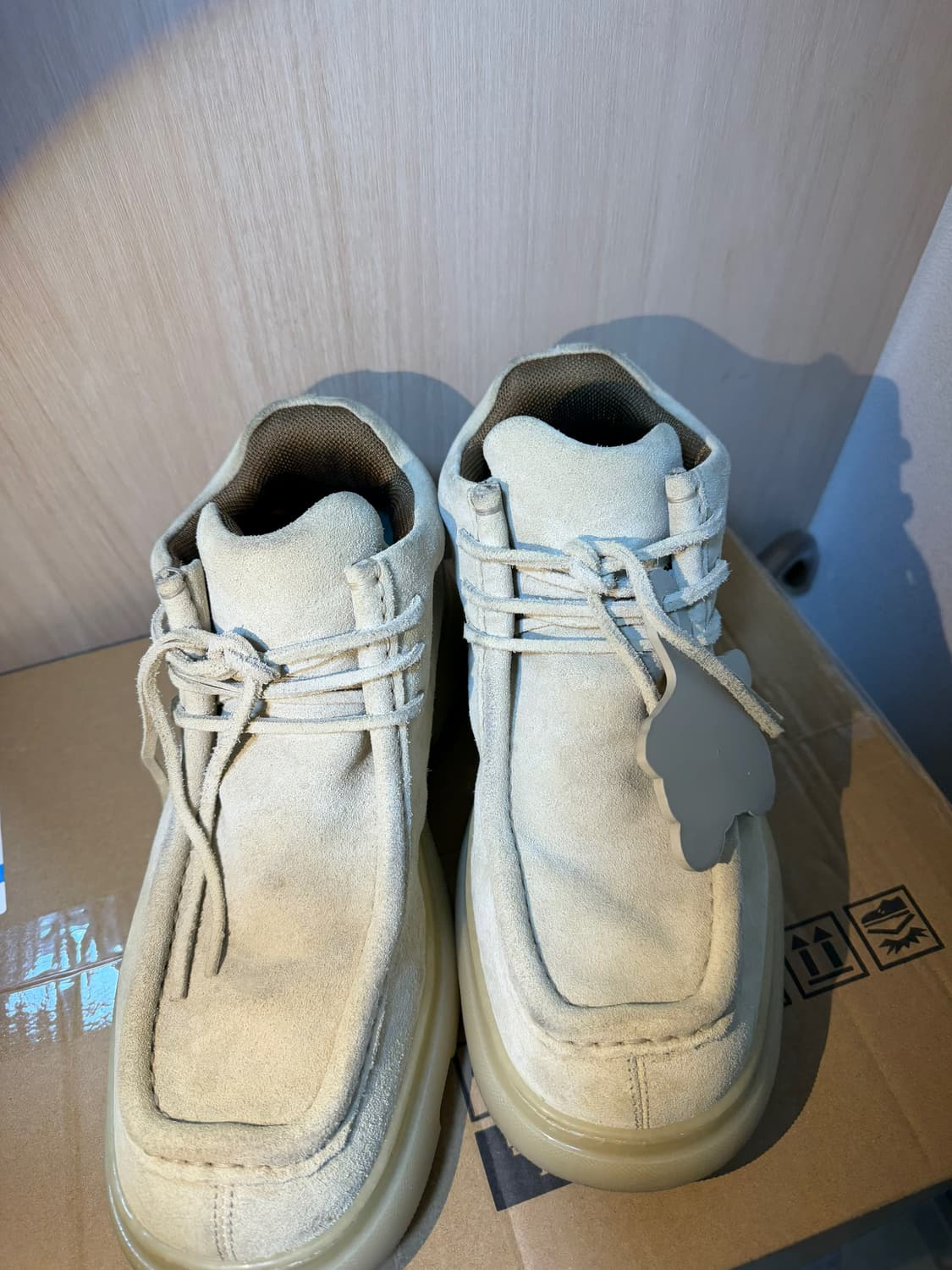 버버리 스웨이드 크리퍼 미드 슈즈 (43) 판매합니다. 상품이미지7