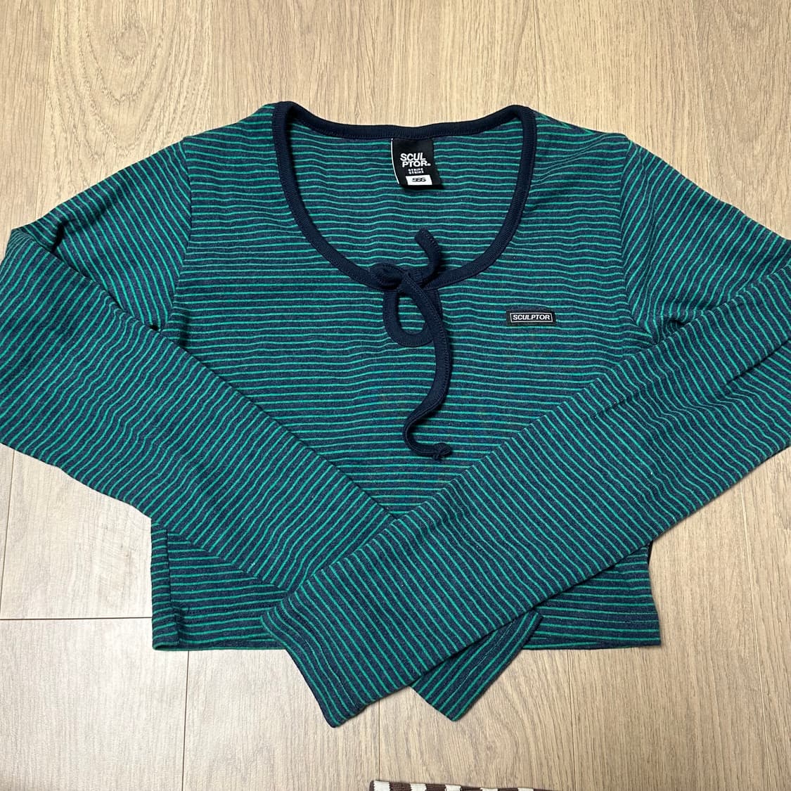 스컬프터 크롭긴팔 상품이미지1