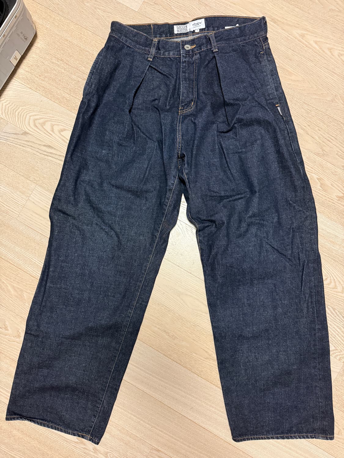 에스피오나지 Theo Tuck Denim Pants Dark Indigo 상품이미지1