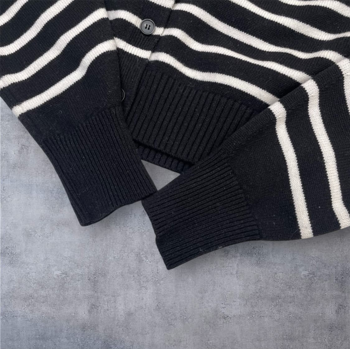 코스 COS 블랙 스트라이프 크롭 니트 가디건 S 상품이미지7
