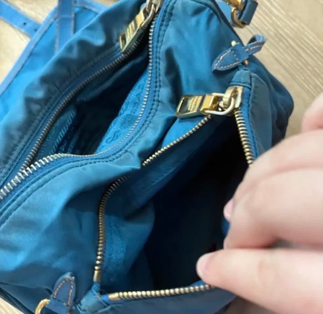 프라다 포코노 크로스백 상품이미지8