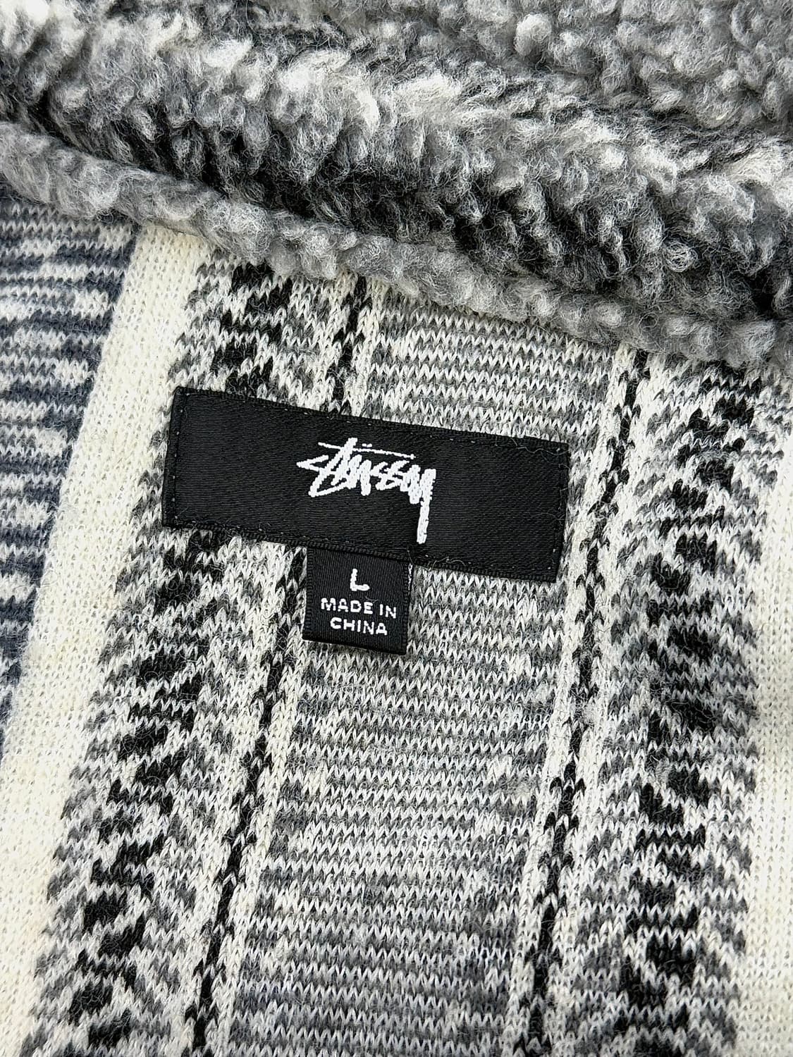 스투시 23fw 스트라이프 쉐르파 셔츠 차콜 상품이미지8