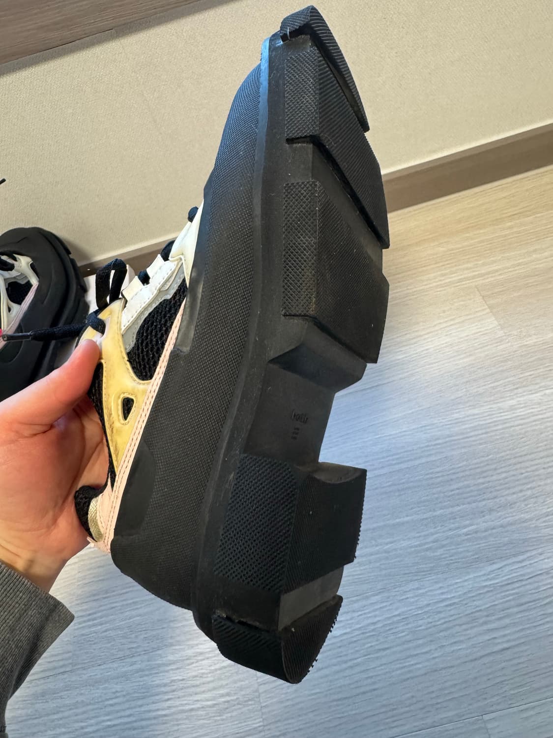 both(보스) 가오 러너 스니커즈 38 사이즈 판매합니다 상품이미지7