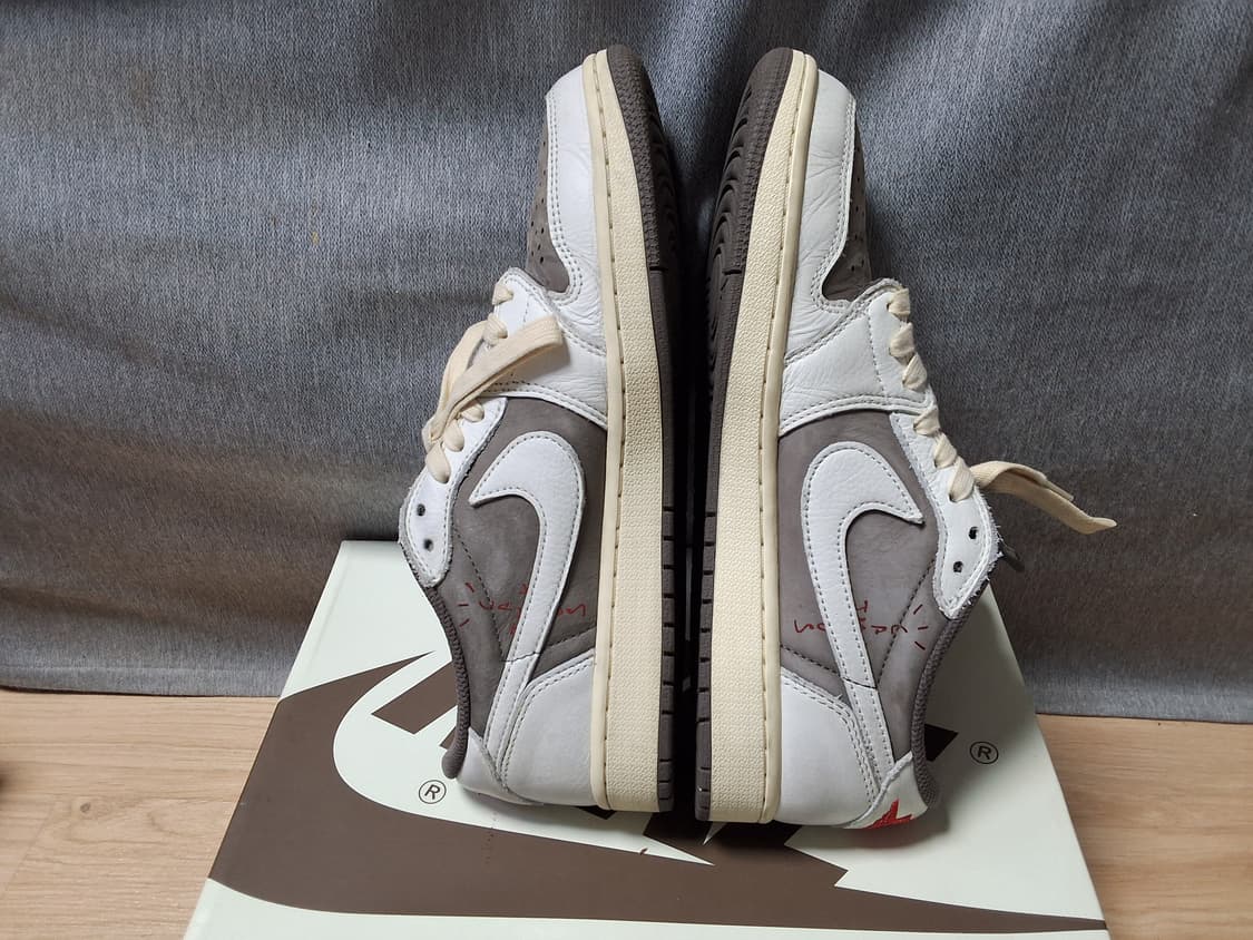 나이키 에어조던1 트래비스 스캇 리버스모카 265 상품이미지3